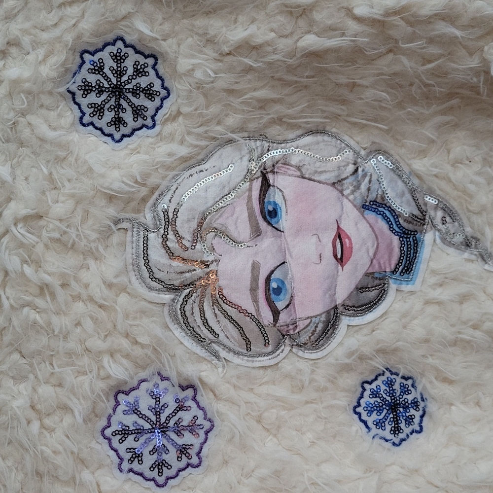 Disney Frozen Fluffy/Shaggy Sweatshirt in Cream with Elsa Appliqués Girls Medium - Picture 3 of 8